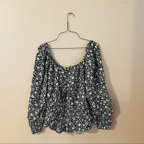 NWT Black Floral Smocked Blouse - Picture 6 of 7